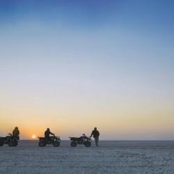 Sonnenuntergang in der Salzpfanne