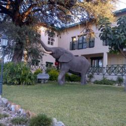 Maun Lodge
