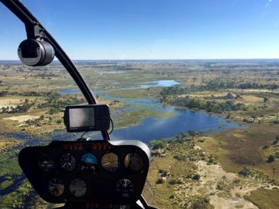 Flug im Helikopter über das Okavango Delta
