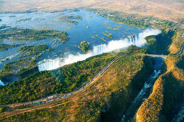 Die Victoria Fälle in Simbabwe - aus der Luft gesehen